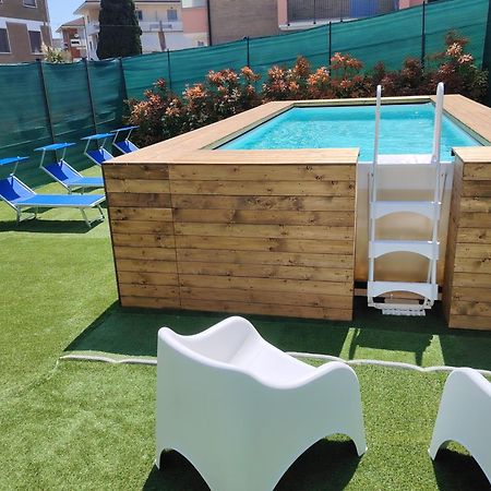 B&B Sunbeach ซัน เบเนเดตโต เดล ตรอนโต ภายนอก รูปภาพ